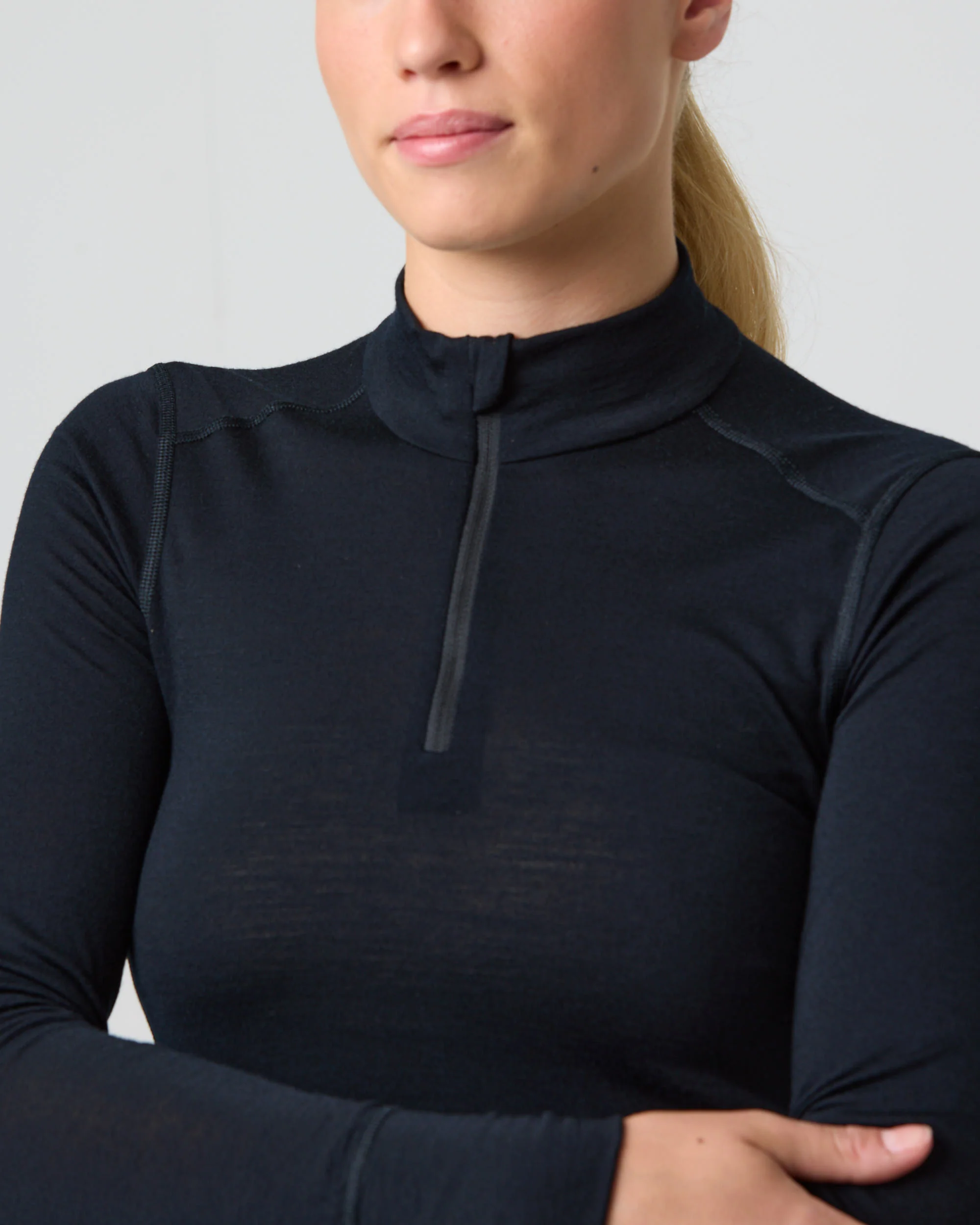 Merino 200 Zip Top wmn - Black - Image 4