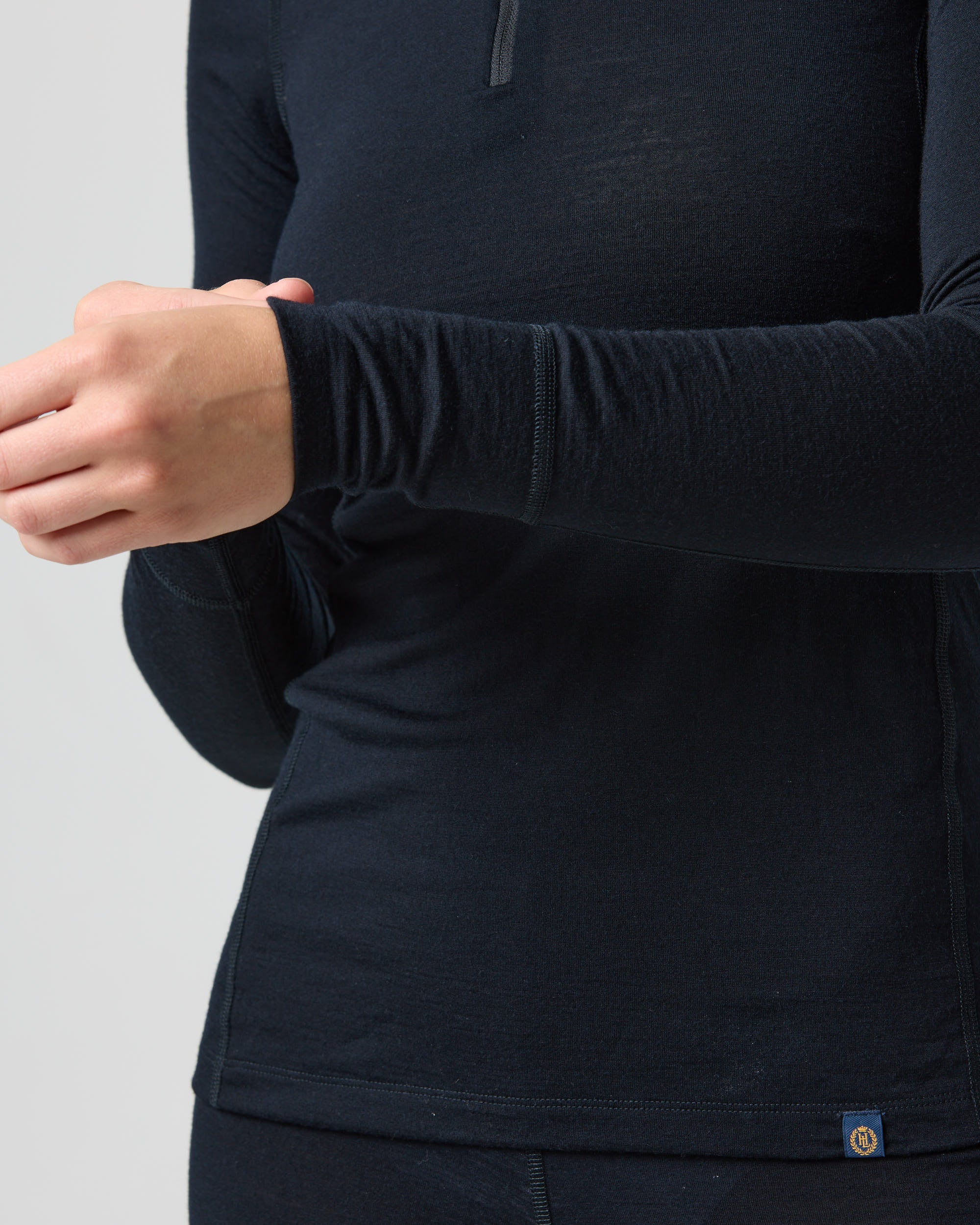 Merino 200 Zip Top wmn - Black - Image 6