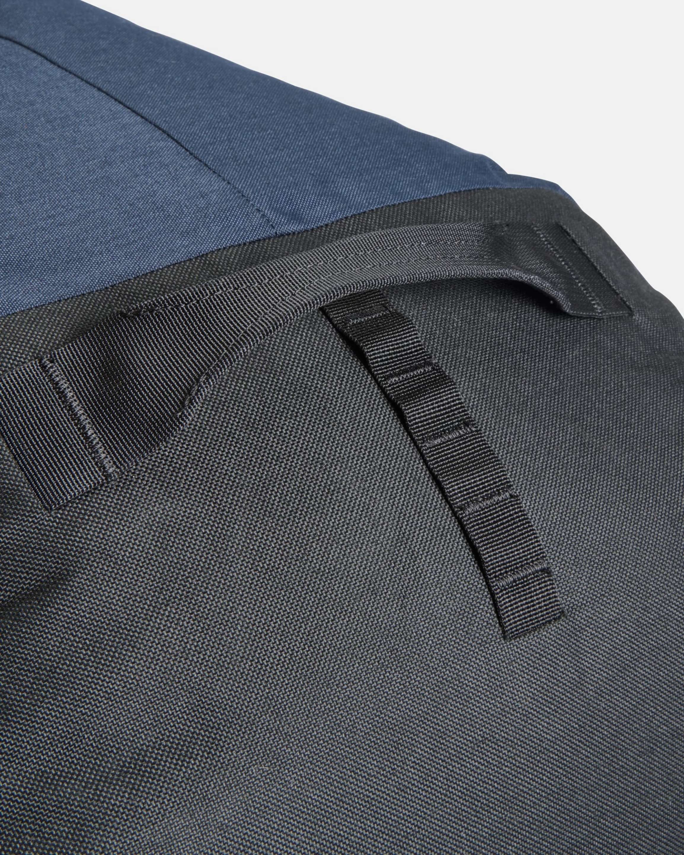 Storm Duffle Bag 90L - Navy Blue - Image 17